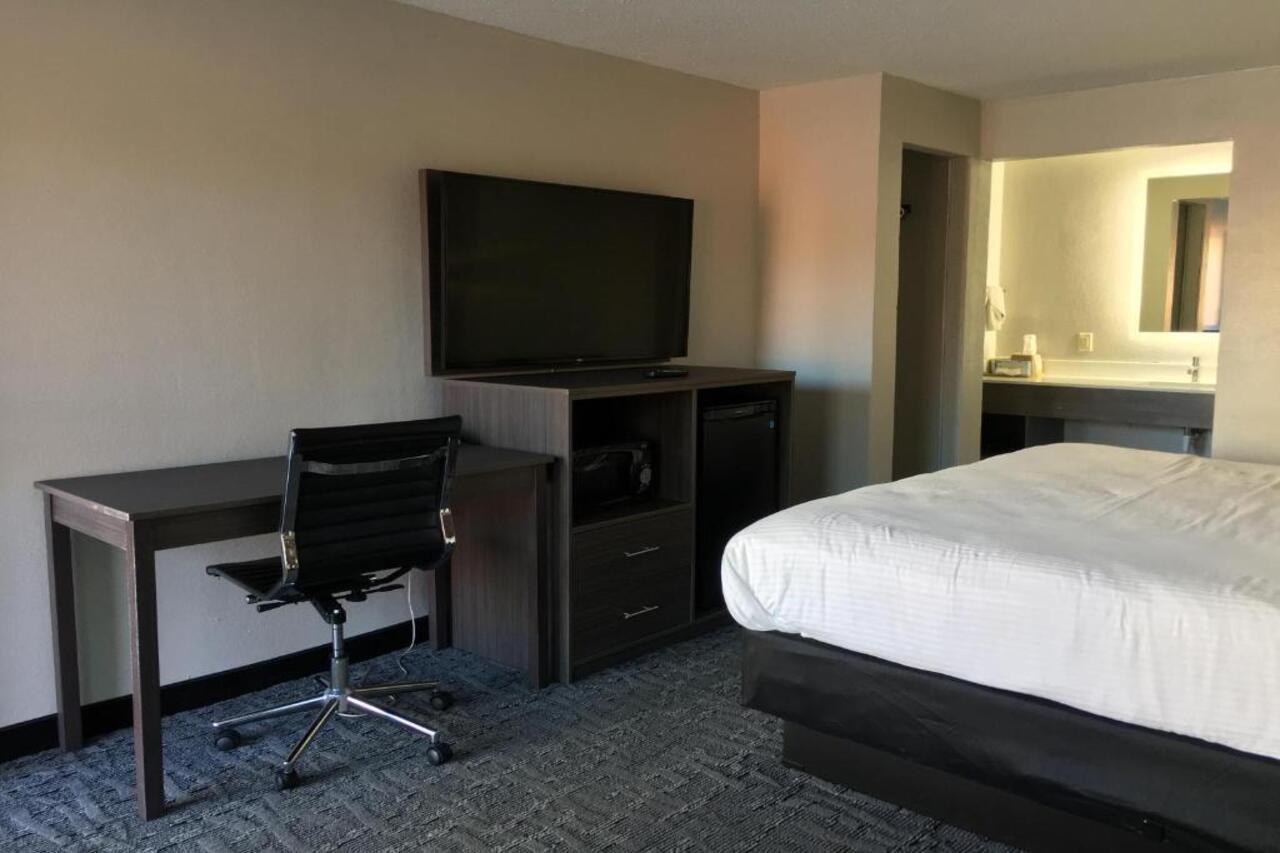 Days Inn & Suites By Wyndham Charleston Airport West North Charleston Kültér fotó
