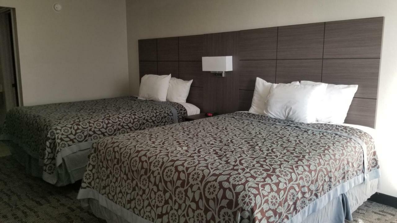 Days Inn & Suites By Wyndham Charleston Airport West North Charleston Kültér fotó