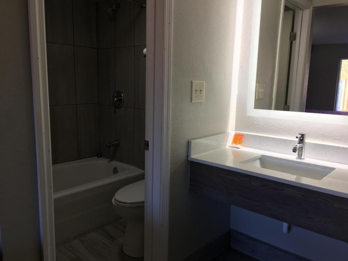 Days Inn & Suites By Wyndham Charleston Airport West North Charleston Kültér fotó